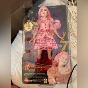 Disney Descendants Singing Doll - Pink and Red